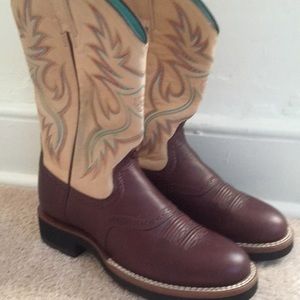 Woman’s Ariat boots size 7.5